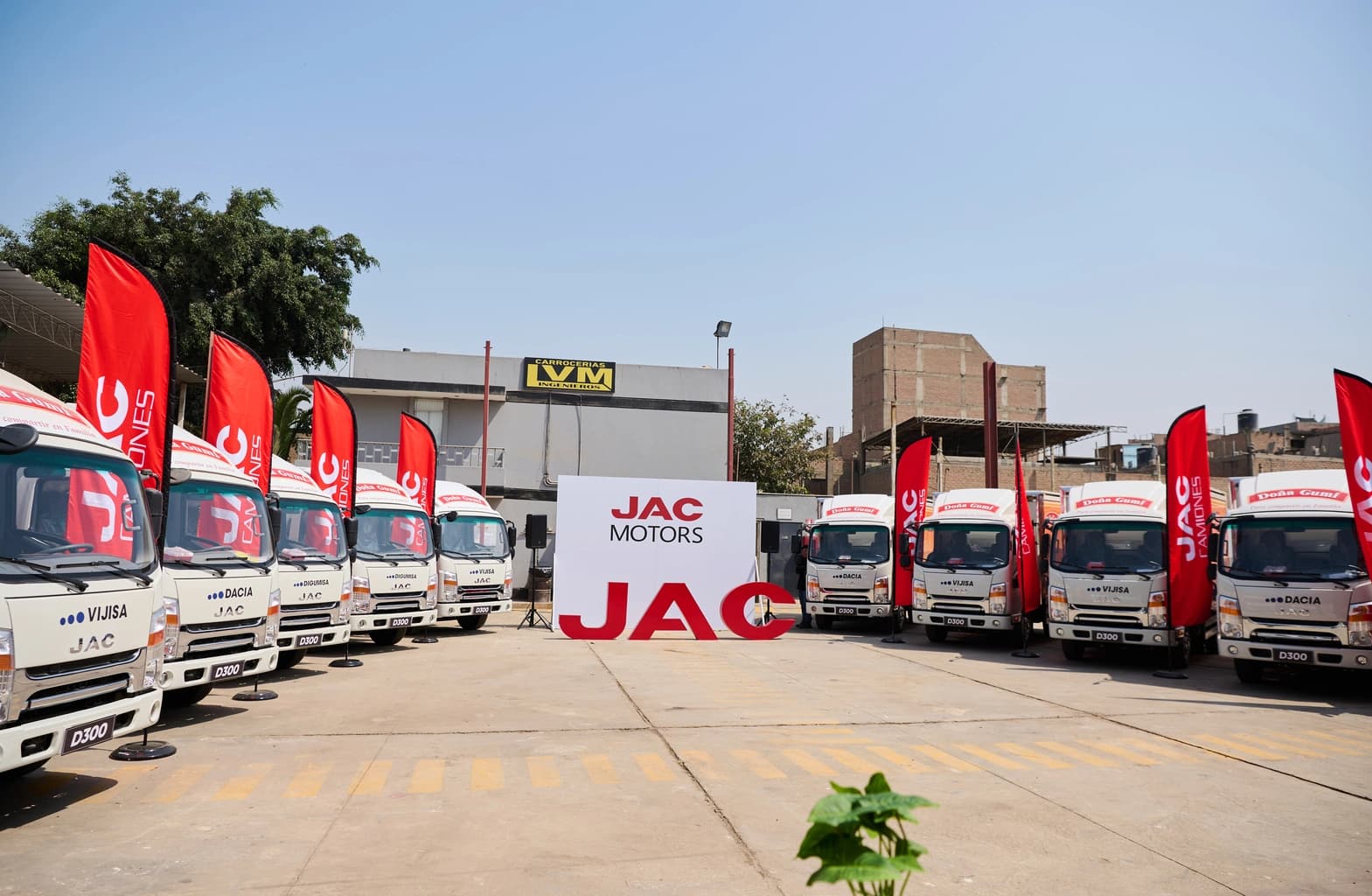 ENTREGA DE 25 CAMIONES JAC D300 A GRUPO JIMÉNEZ